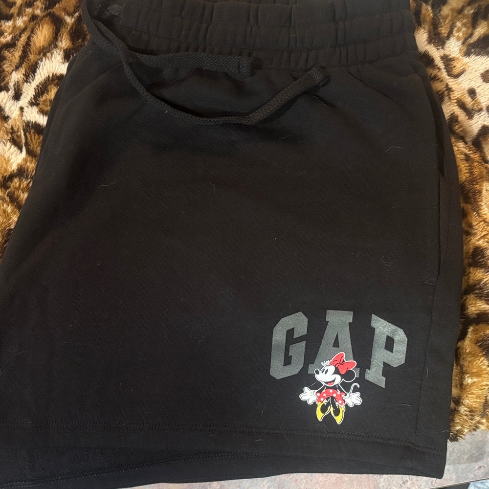 GAP Black Shorts with Minnie Mouse Graphic NEW WITH TAGS